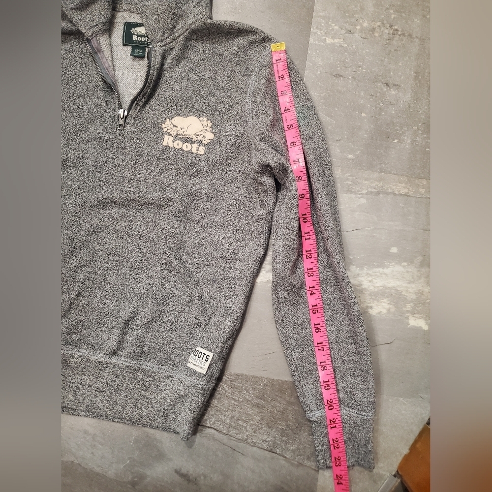 Roots Quarter-Zip Pullover Long Sleeve Sweater. Heathered Grey. Size M. - Picture 9 of 9